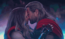 Besos Romanticos GIF