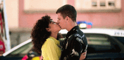 Besos Romanticos GIF