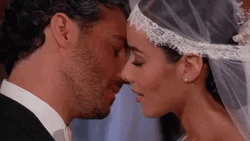 Besos Romanticos GIF