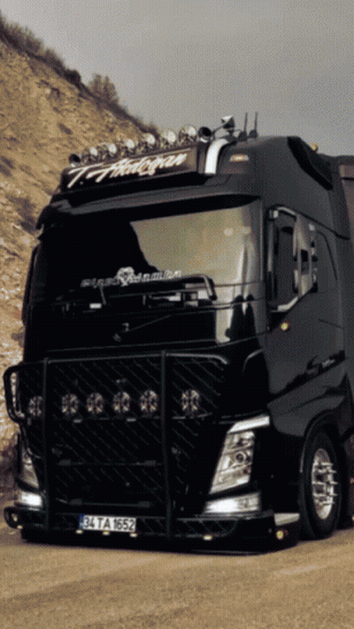 Black Truck With License Plate 34 Ta 1652 GIF