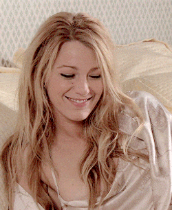Blake Lively Serena Van Der Woodsen GIF