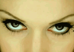 Blinking Gwen Stefani GIF