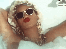 Blow Kiss Beyonce Bath GIF