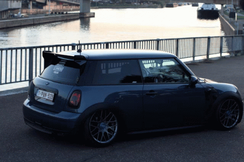 Blue Car With License Plate Y-PM-575 GIF