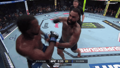 Boxing Match Between Steveson And Ellison On Paramount+ GIF