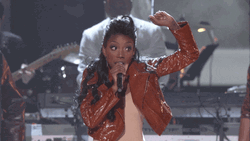 Brandy Norwood Flex Her Singing Skills GIF