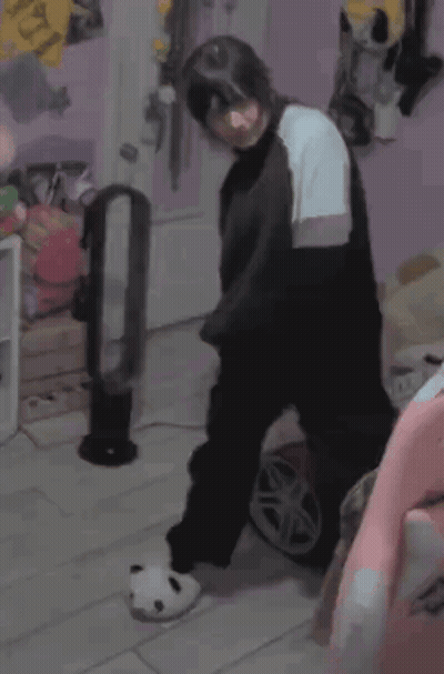 Cartoon Dinosaur Feet And Claws GIF