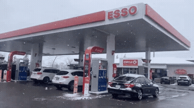 Circle K Gas Station With Cars GIF
