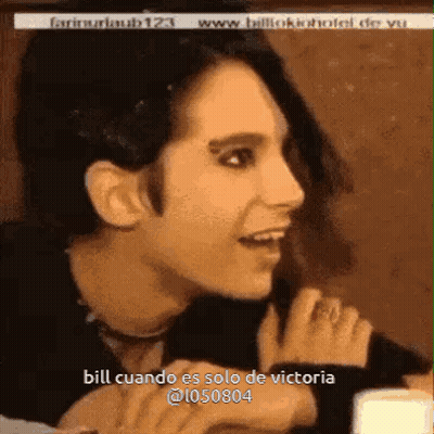 Close Up Face Saying Bill Cuando Es Solo De Victoria @ 1050804 GIF