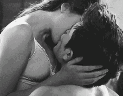 Couple Love Make Out Besos Apasionados GIF