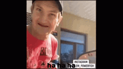 Crackhead Willem Powerfish Laughing  GIF