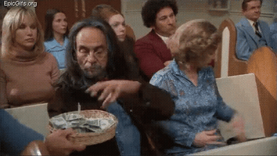 Crowd At Parade With En Vivo Sign GIF