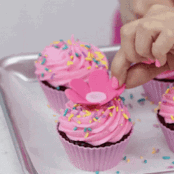 Cupcake Daisy Flower Topper GIF