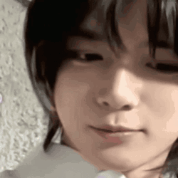 Cute TXT Beomgyu Looking Up GIF