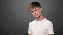 Daddy Chill Hrvy British Singer Tv Host GIF