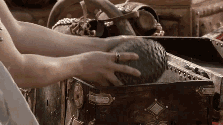 Daenerys Targaryen Emilia Clarke GIF