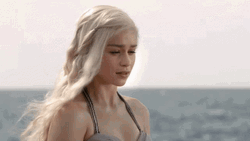 Daenerys Targaryen Emilia Clarke Sea Background GIF