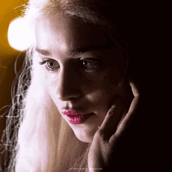 Daenerys Targaryen Emilia Clarke Touching Face GIF