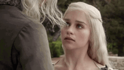 Daenerys Targaryen Emilia Clarke With Jon Snow GIF