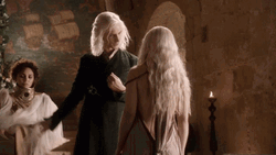 Daenerys Targaryen Emilia Clarke With Viserys Targaryen GIF