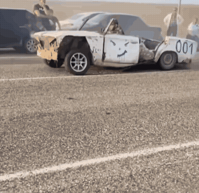 Damaged Car 001 GIF