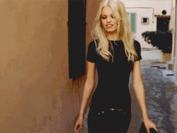 Daphne Groeneveld Sassy Walking GIF
