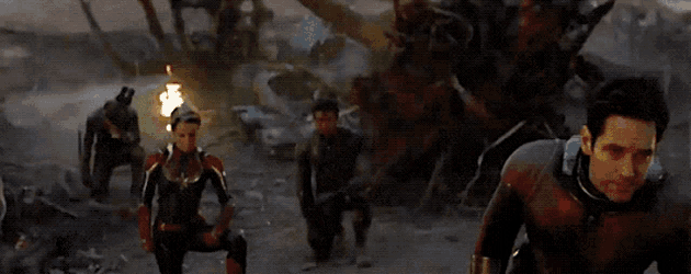 De Rodillas Inclinados GIF