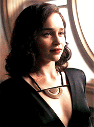 Disney Star Wars Emilia Clarke As Qi'ra GIF