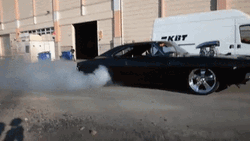 Dodge Challenger Smoke Drive