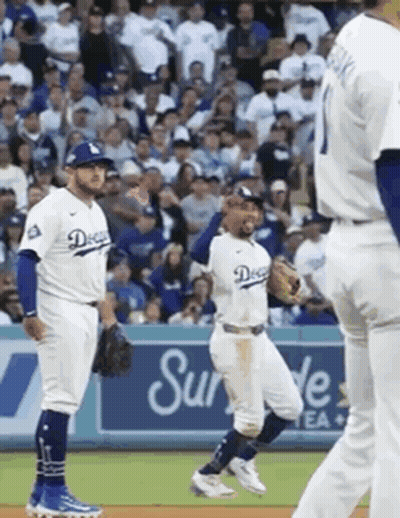 Dodgers Player Reaching For Ball GIF