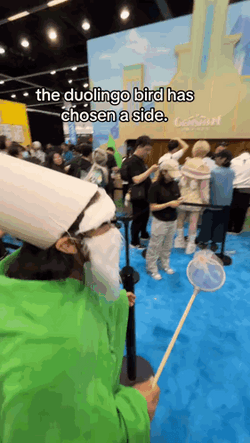 Duolingo Bird Chosen Side GIF