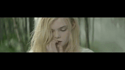 Elle Fanning Fingers  Look Up GIF