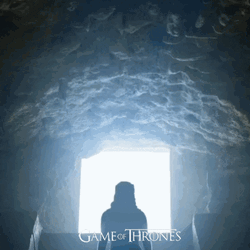Emila Clarke Khalisee Entering Cave GIF
