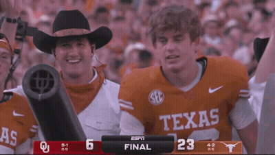 Espn Scoreboard Showing A Football Game Between Oklahoma And Texas GIF