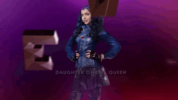 Evie Descendants Character Reveal Trailer GIF