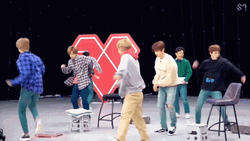 Exo Arcade Funny Dancing