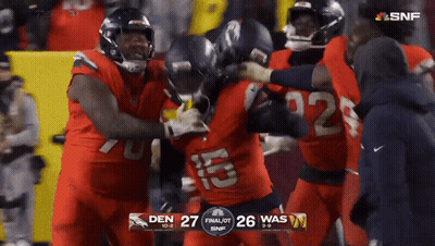 Football Game Between Den And Was On SNF GIF
