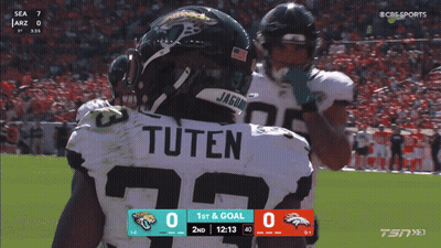Football Game Between Sea And Arizona Broncos GIF