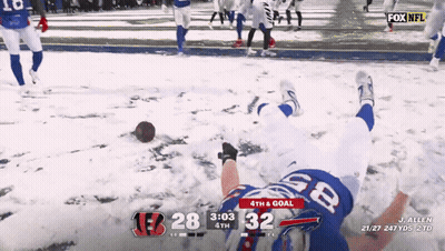 Football Game In Snow Score 28 To 32 GIF