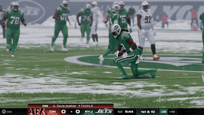 Football Game Jets Vs Cincinnati Titans GIF