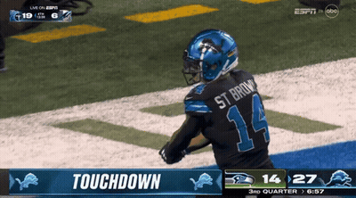 Football Player In Black Jersey Number 14 GIF
