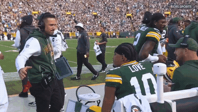 Football Player In Green Jersey Number 10 GIF