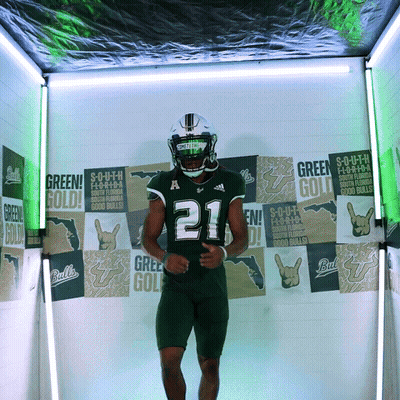 Football Player In Green Jersey Number 21 GIF