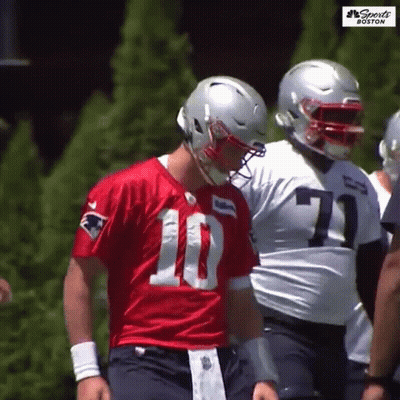 Football Player In Number 10 Jersey GIF
