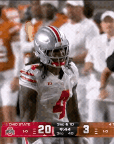 Football Player In Number 4 Jersey GIF