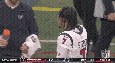 Football Player In Number 7 Jersey GIF