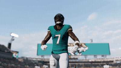 Football Player In Number 7 Jersey GIF