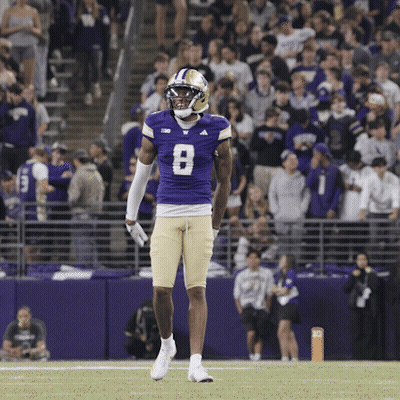 Football Player In Purple Jersey Number 8 GIF
