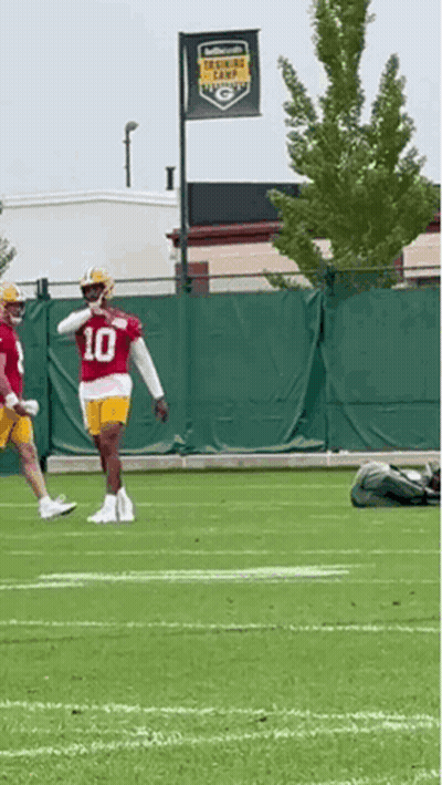 Football Player In Red Jersey Number 10 Running GIF