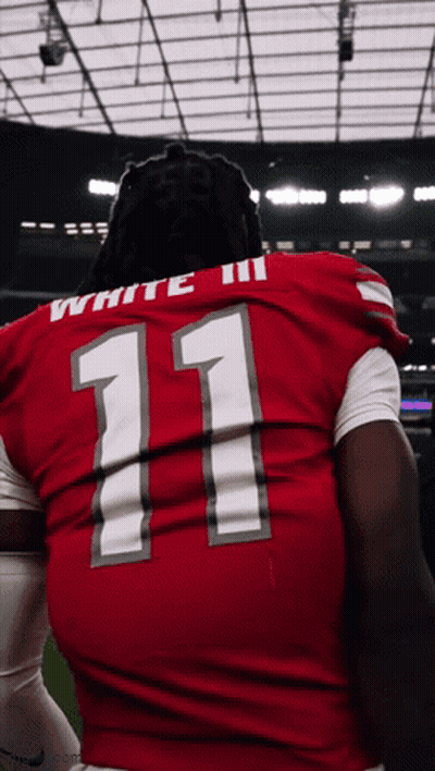 Football Player In Red Jersey Number 11 GIF